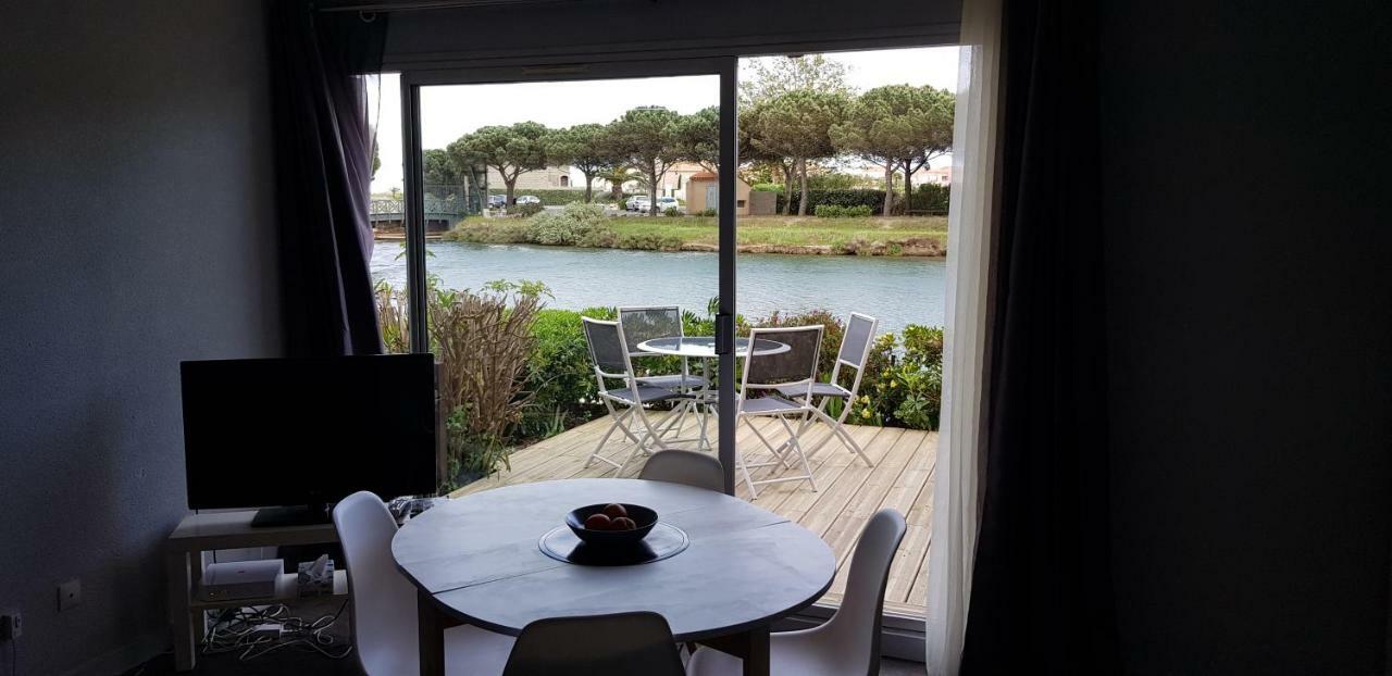 Marina Village Saint-Cyprien  Exterior photo