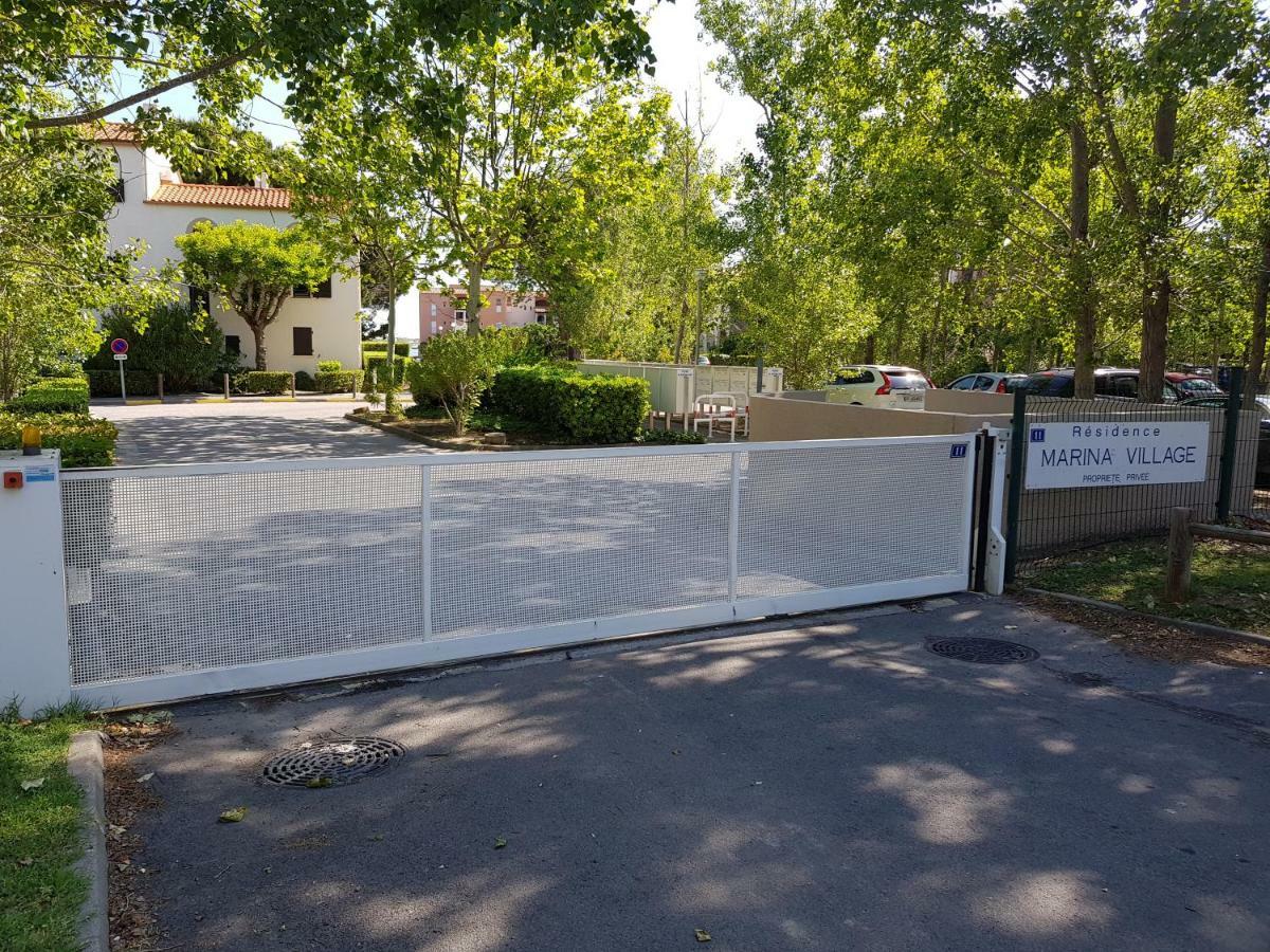 Marina Village Saint-Cyprien  Exterior photo